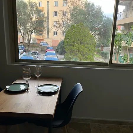 Douillet En 阿雅克肖