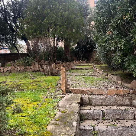 Douillet En 公寓 *