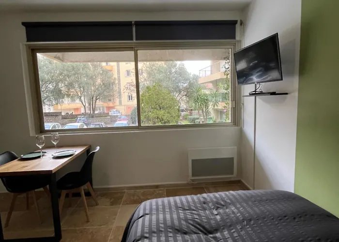 Douillet En Ajaccio (Corsica)