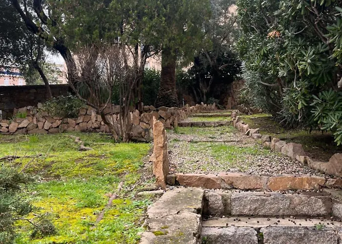 Douillet En Apartment *